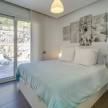 Vivalidays Zaida Villa *